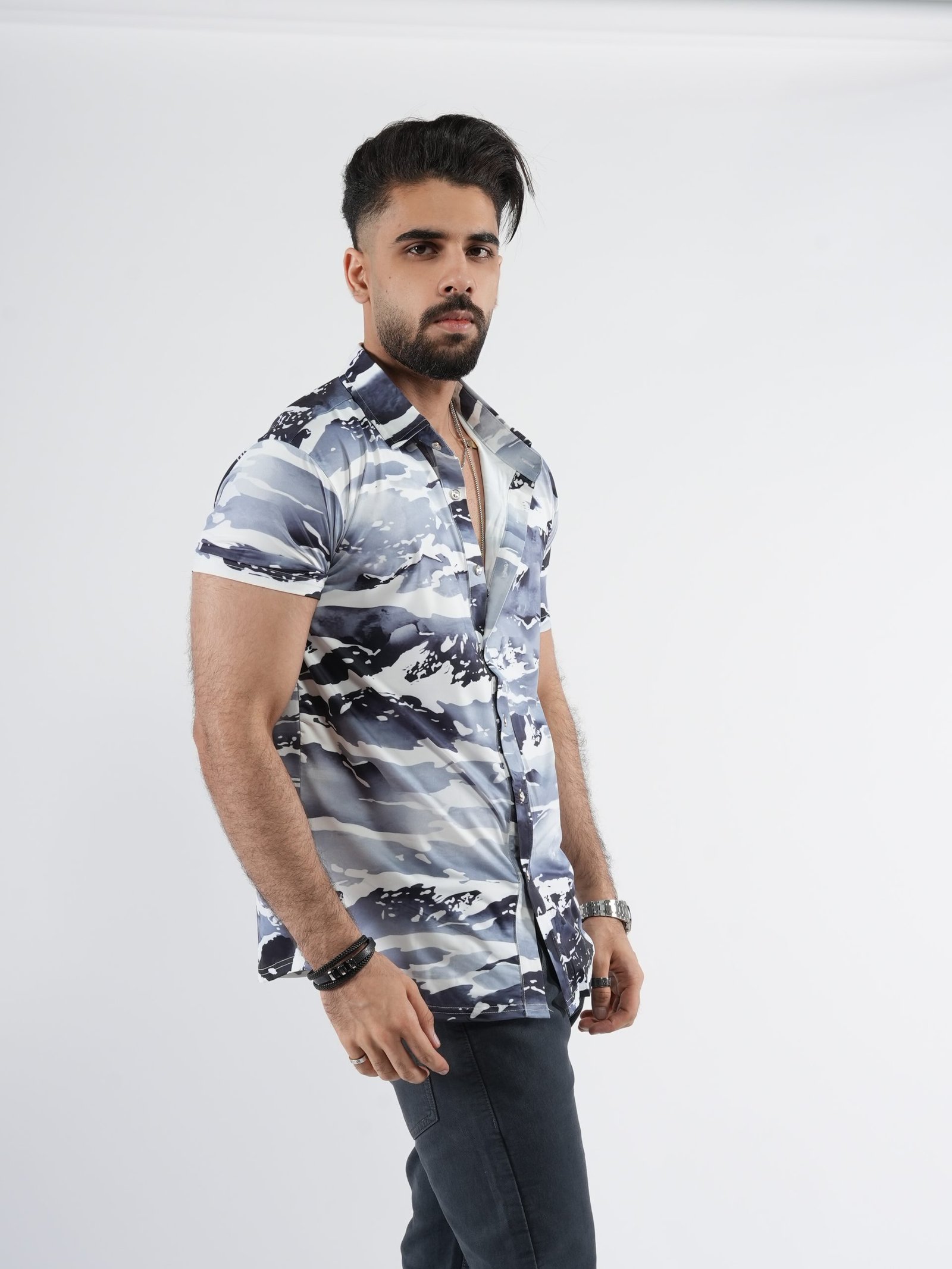 Men’s Nylon Printed Shirt – Body Fit, S/S